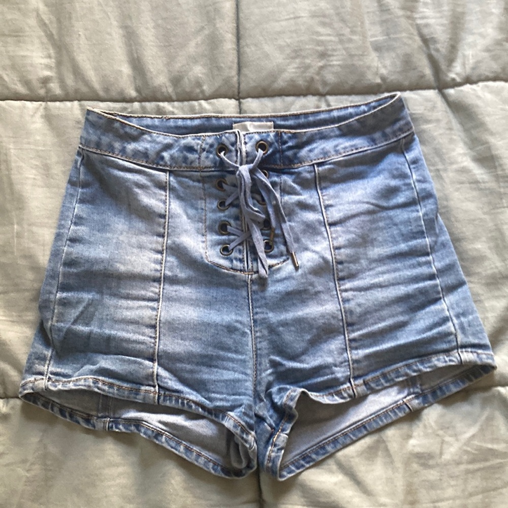 Amuse Society lace up shorts